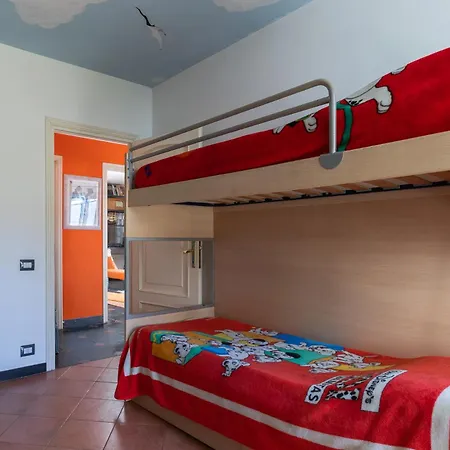 Hostdomus - La Terrazza Sul Mare With Private Parking Апартаменти *