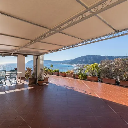 Апартаменти Hostdomus - La Terrazza Sul Mare With Private Parking
