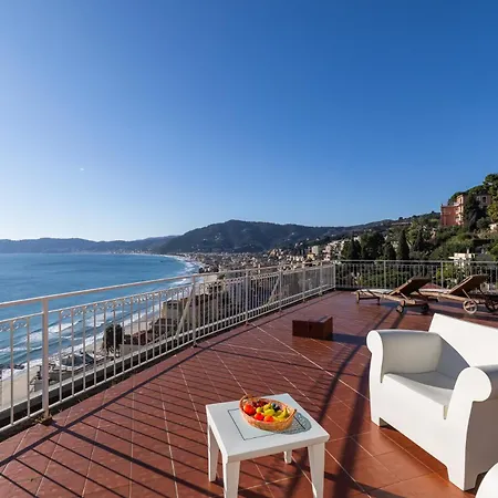 Hostdomus - La Terrazza Sul Mare Apartment *
